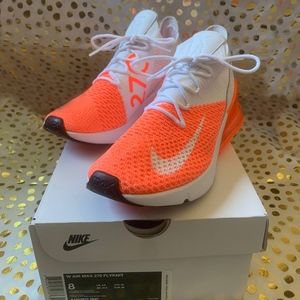 Womens Nike Air Max 270 Flyknit